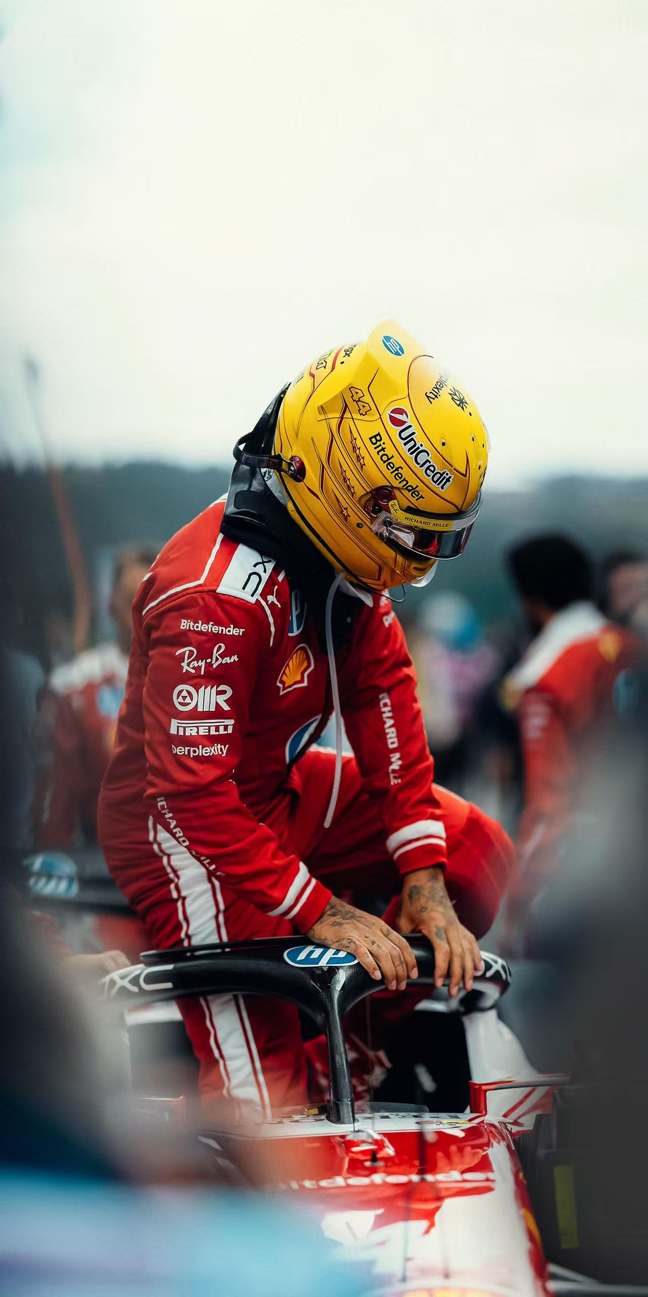 F1 美国站为什么中游车队未必陪跑：2026 规则让奥斯汀更适合策略黑马 今年规则简化了动力单元，也让中游车队和头部车队的差距不再像过去那样悬殊。COTA 弯道多、直道不是唯一决定因素，对迈凯伦、阿斯顿・马丁这类底盘不错的车队相对友好。我的观点是：美国站不能只盯着前三，中游集团的积分冲击很可能改变年