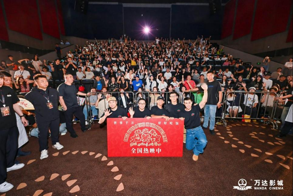 沈腾来长春了？是的！《欢迎来龙餐馆》主创团队惊喜空降长春#沈腾##路演#（长春晚报）
编辑：王鑫悦
初审：柳絮
复审：师锁伟
终审：曹昊