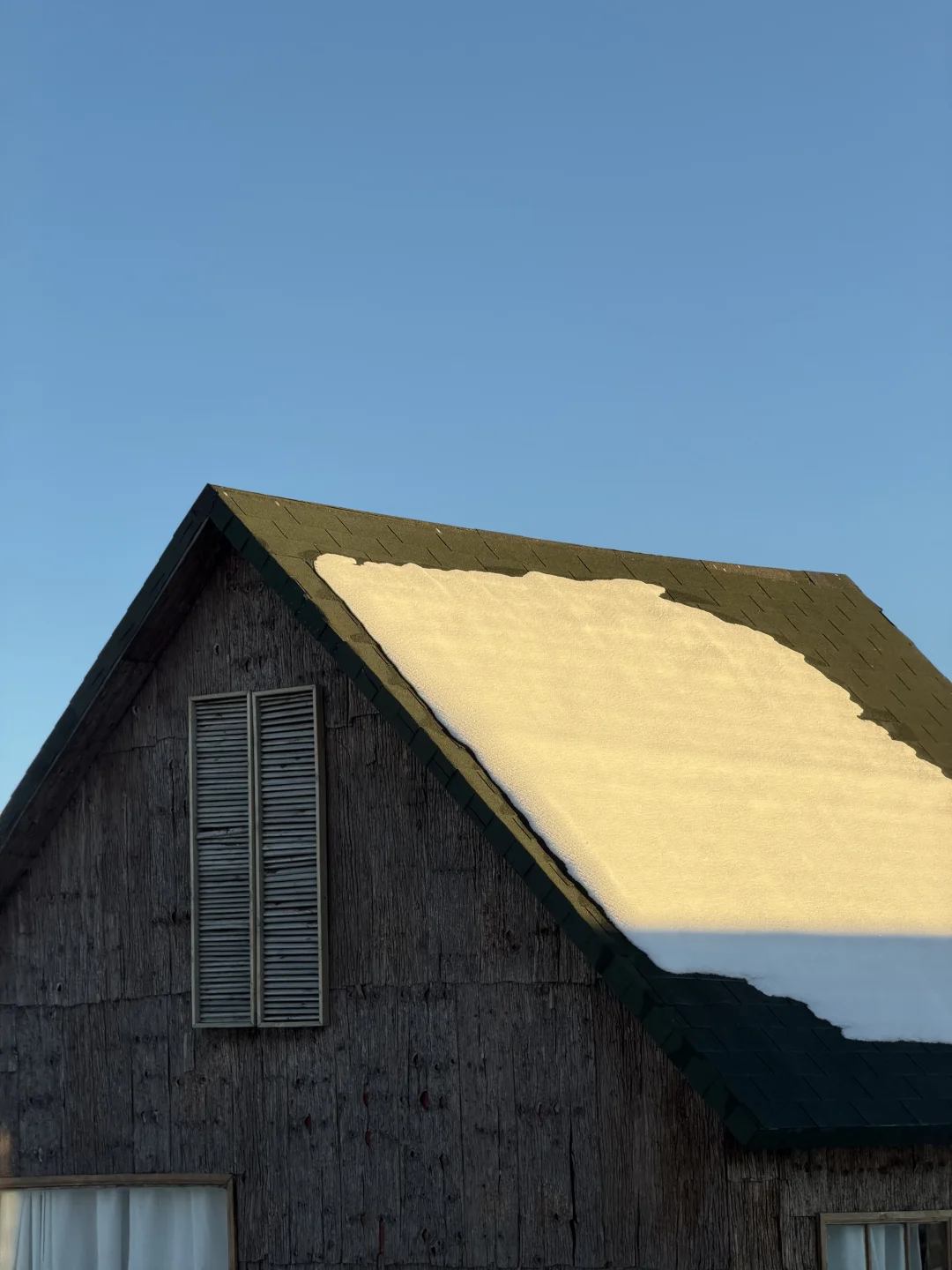 时间久了，你就会发现，往往真的很好的人，很多时候都是淡淡的，自带疏离感...