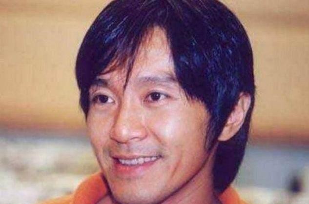 周星驰和于文凤这场官司，说到底就是一句“赚了钱分你一成”最后变成了十年法庭拉锯。两个人在2002年某个晚上聊出来的那句承诺，于文凤当真了十二年，周星驰后来管它叫情话。法官高浩文最后也认了，说这份所谓的分成约定内容太粗疏，连按什么价格算利润都没写清楚，更像情侣之间的馈赠，不具备法律约束力。于文凤追讨七