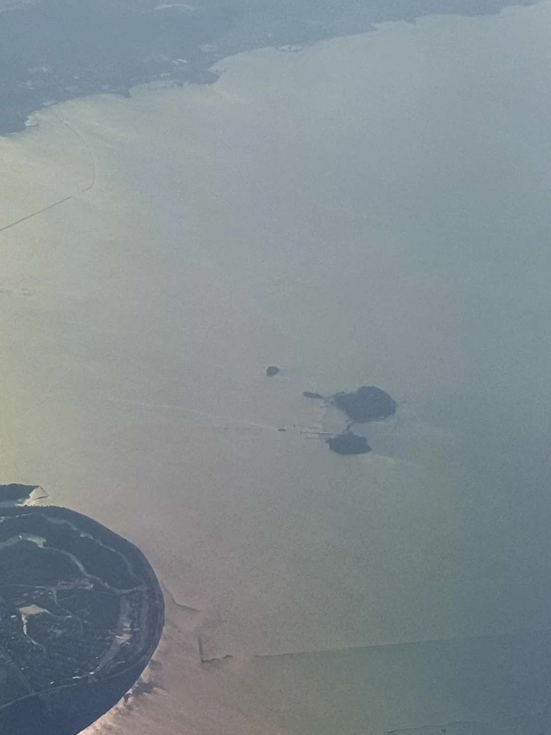 飞机上看太湖鼋头渚三山岛