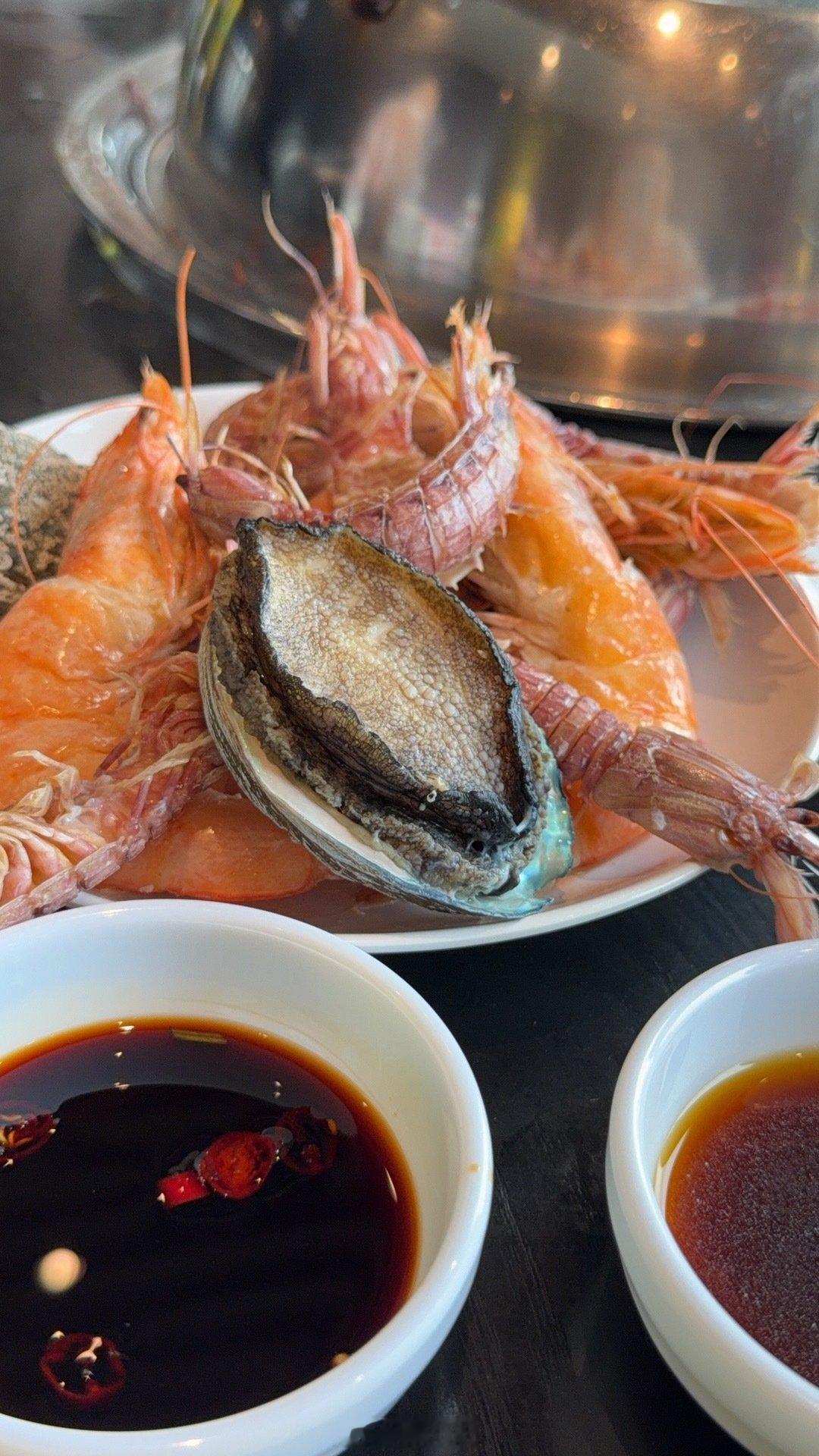 8月
一个月内去吃了三次海鲜自助[捂嘴哭][捂嘴哭][捂嘴哭]  ​
