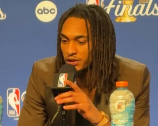 瓦塞尔：哈珀之前对上场时间和角色安排不满，但他挺身而出  今日NBA总...