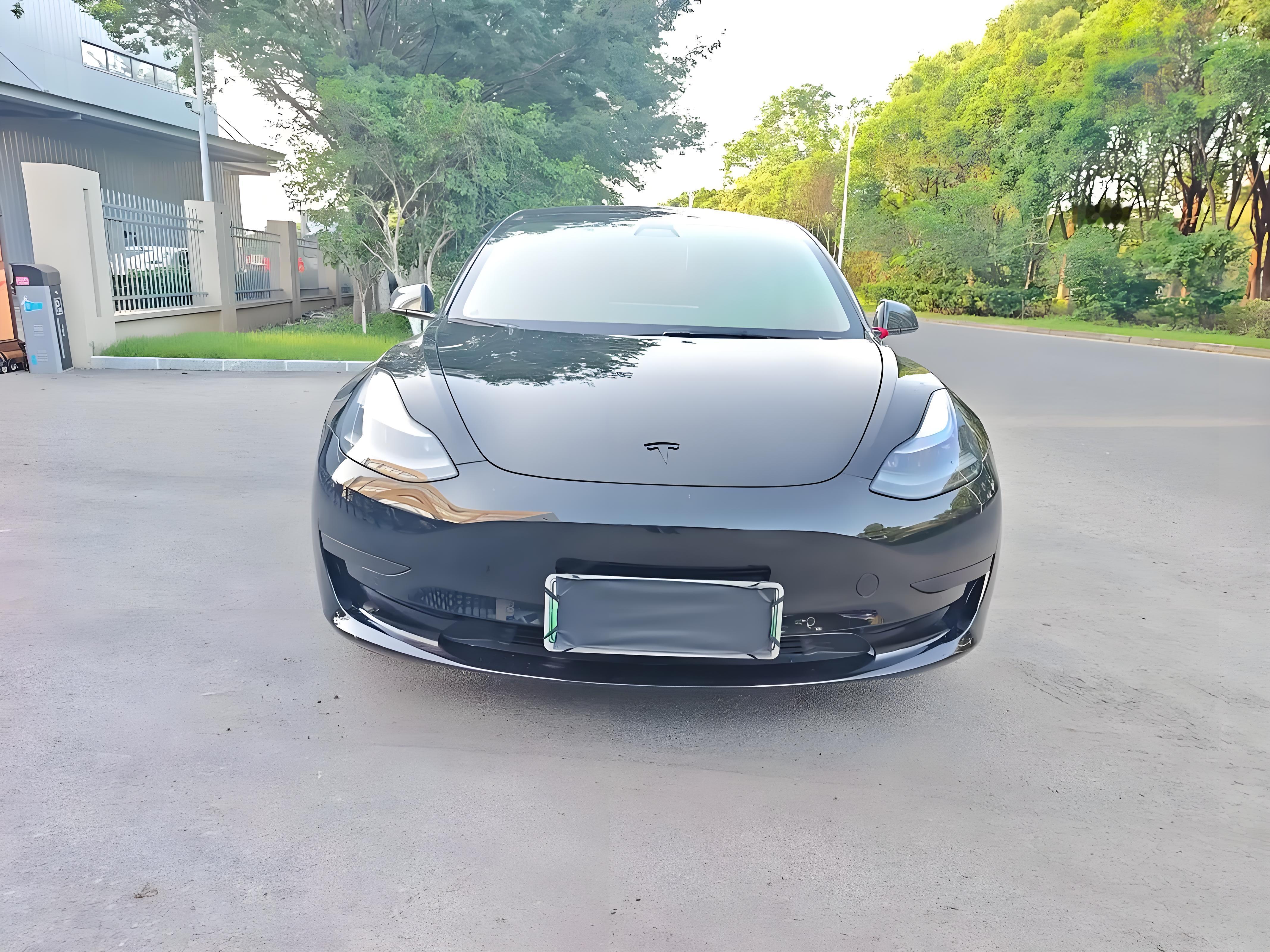 二手特斯拉Model3/ModelY真实选购，电车买二手到底香不香？
不少粉丝问我，预算12‑16万，二手特斯拉Model3和ModelY能不能冲？实话实说，二手特斯拉性价比确实存在，但水比燃油车更深，今天唠唠选购要点，分清楚哪些值得入手，哪些直接避开。
先说Model 3：值得买2019‑2021