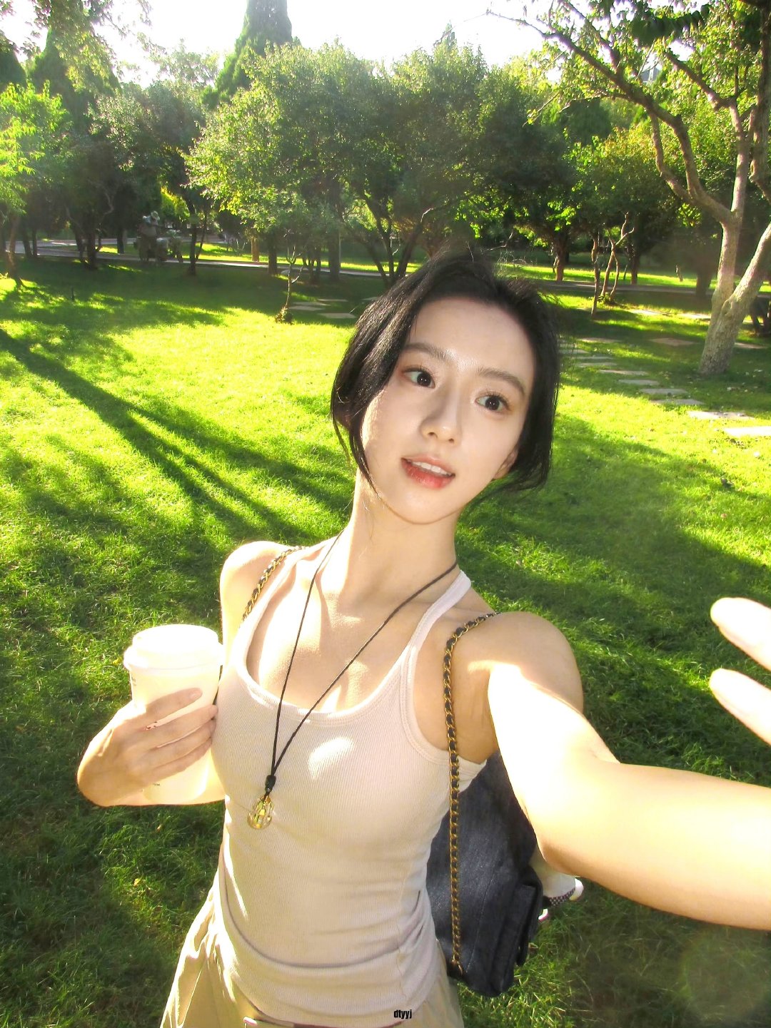 吸氧🍃☀️
#包上恩# ​