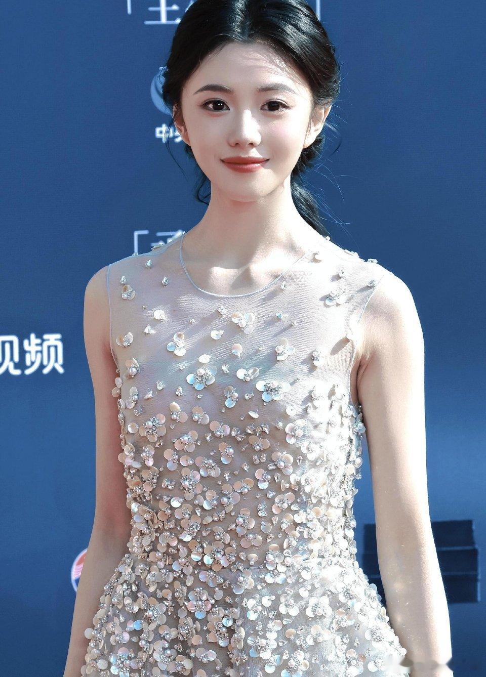 #刘浩存[超话]#为何天资 ​