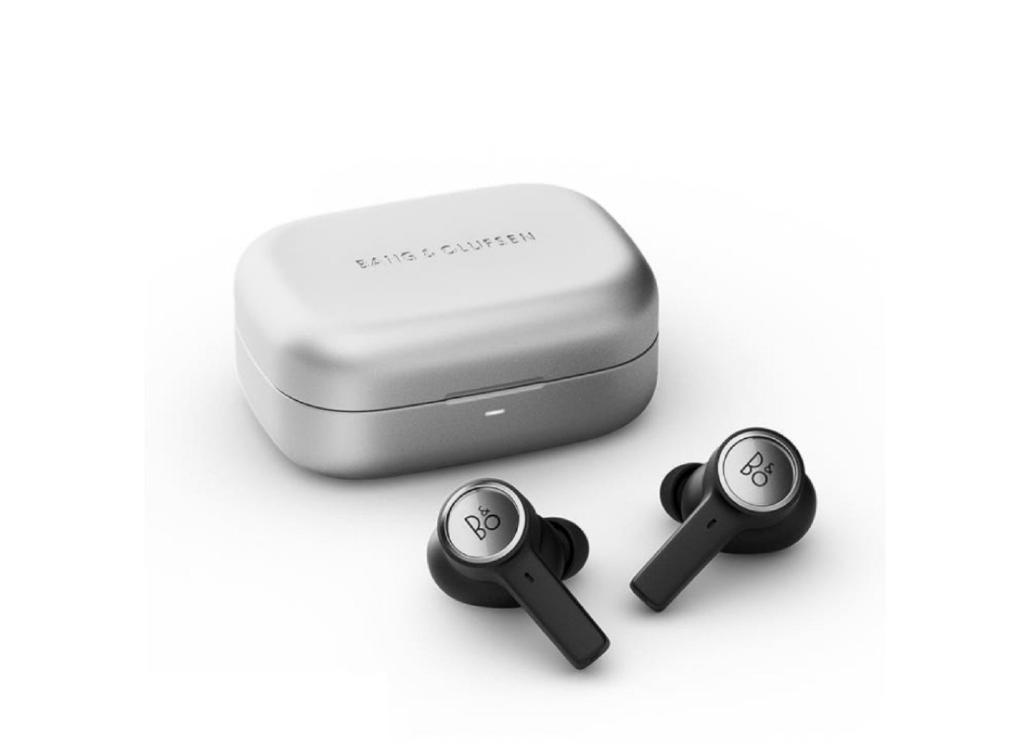 李龙馥Felix入境机场佩戴耳机

Bang & Olufsen（铂傲）
Beoplay Eleven Natural 主动降噪真无线耳机

​