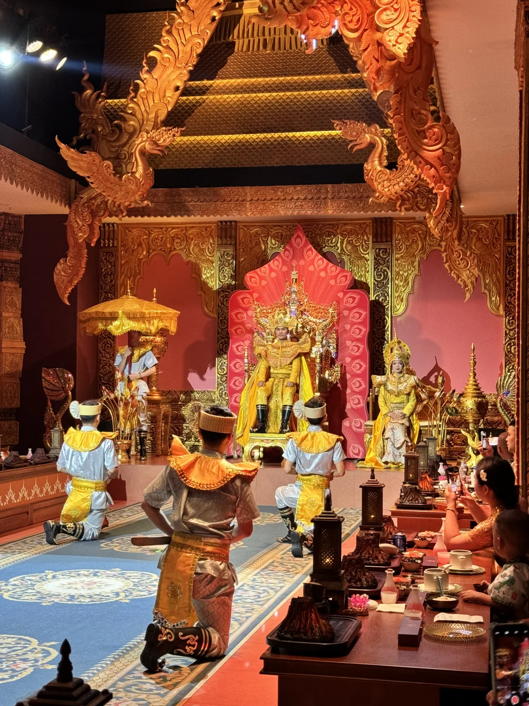 在版纳沉浸式感受傣王宴！