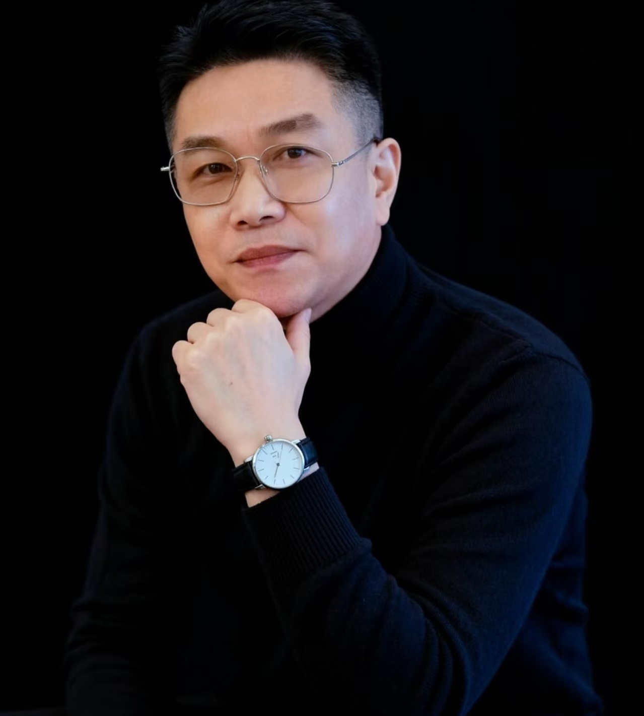美军 “子午线计划” 正式引爆全球国防科技人才暗战🔥
2026 年 10 月，美组建自主作战司令部、太空轨道部署太空控制武器，战略重心从 AI 转向 SI 超级智能，2027 财年国防预算 1.5 万亿美元，太空军、无人系统资金大幅扩容。
商业科技人才正成为未来战场核心战略资源。铭派国际猎头 MPIHH 前瞻布局： ​