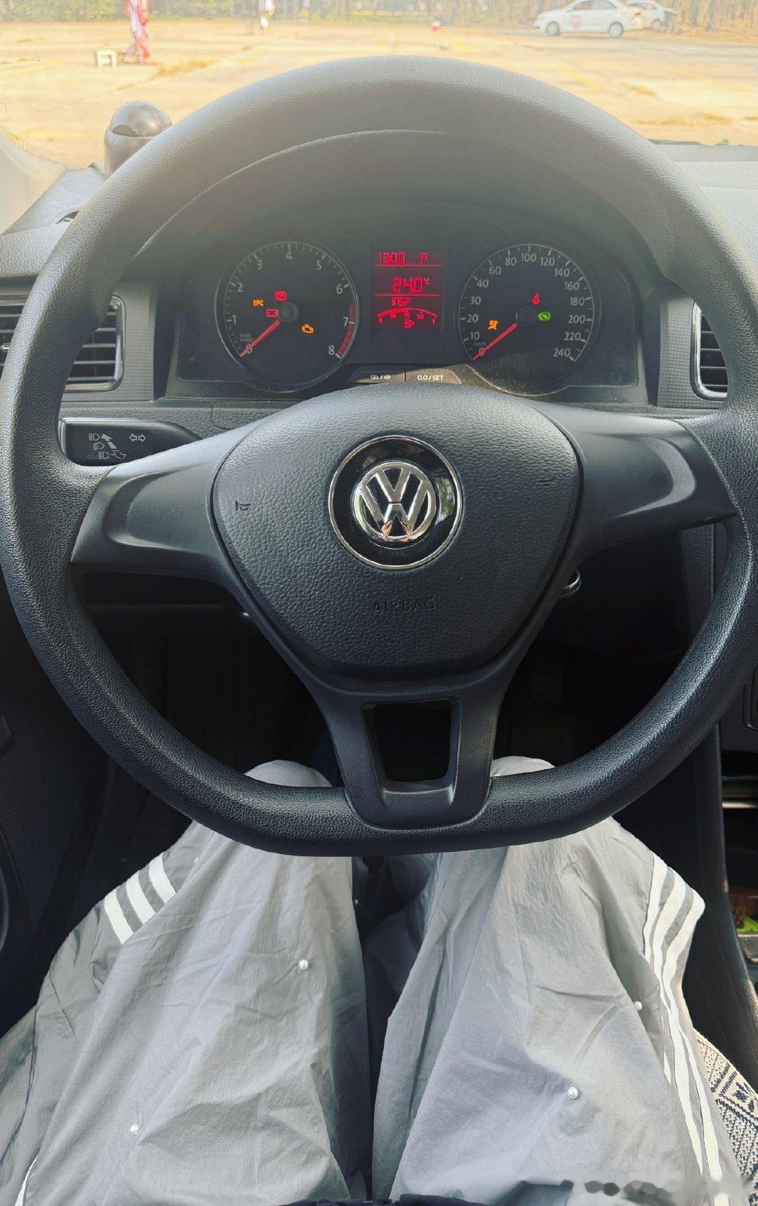感觉每天人都没醒透，就已经在车上练车了 ​