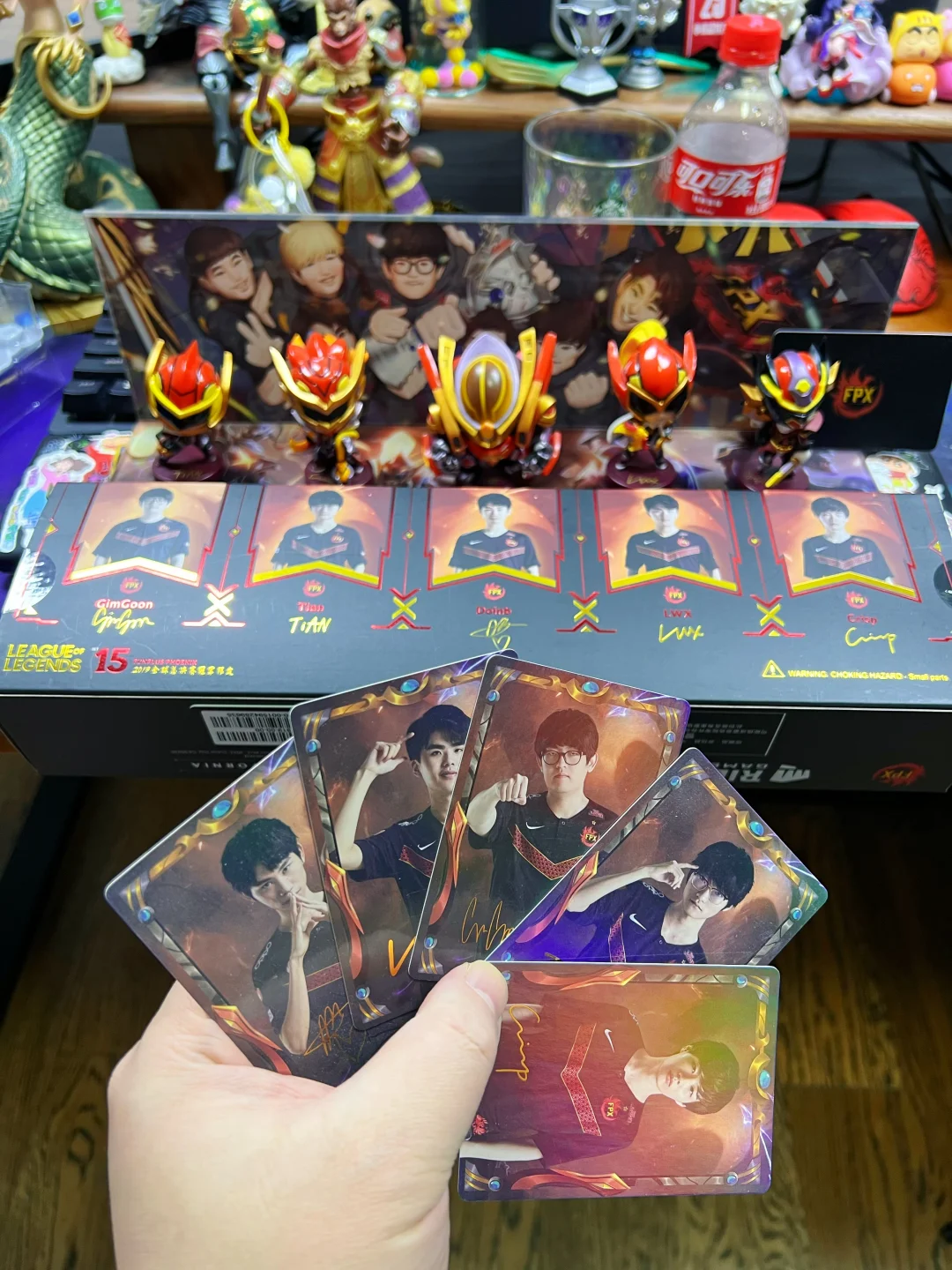 今天得知FPX解散，挺震惊的，毕竟冠军战队。