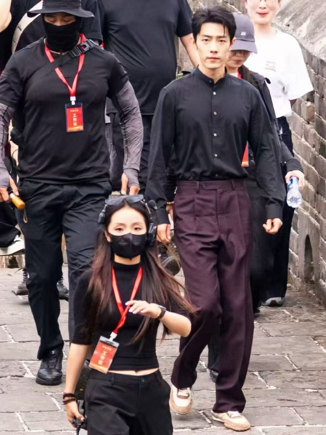 宝宝好久不见呀[许愿星][苦涩] #肖战去金山岭长城了# ​