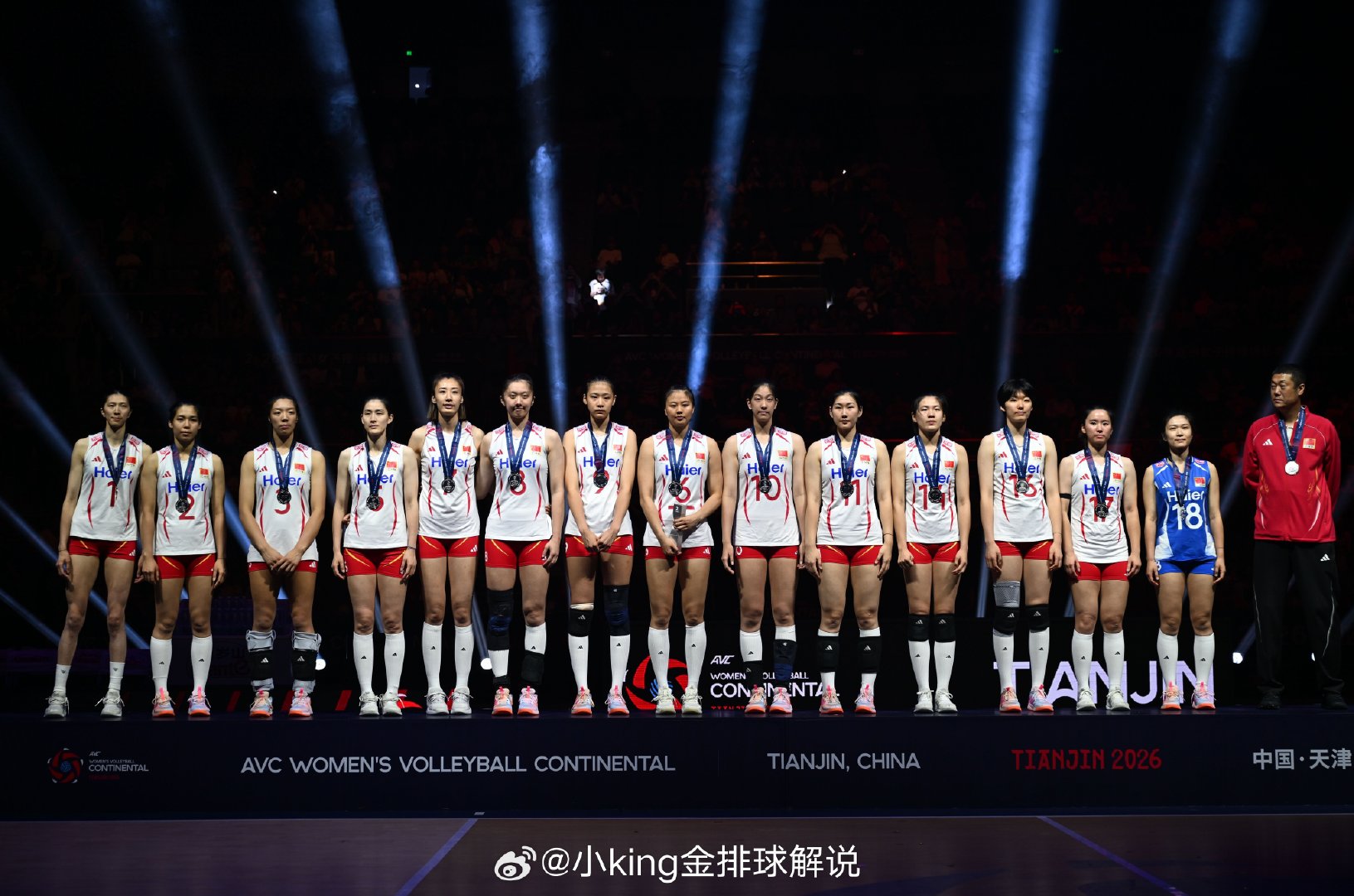 记录！#2026年女排亚锦赛# 中国女排遗憾获得亚军，未能第一时间获得2028年洛杉矶奥运资格。 ​