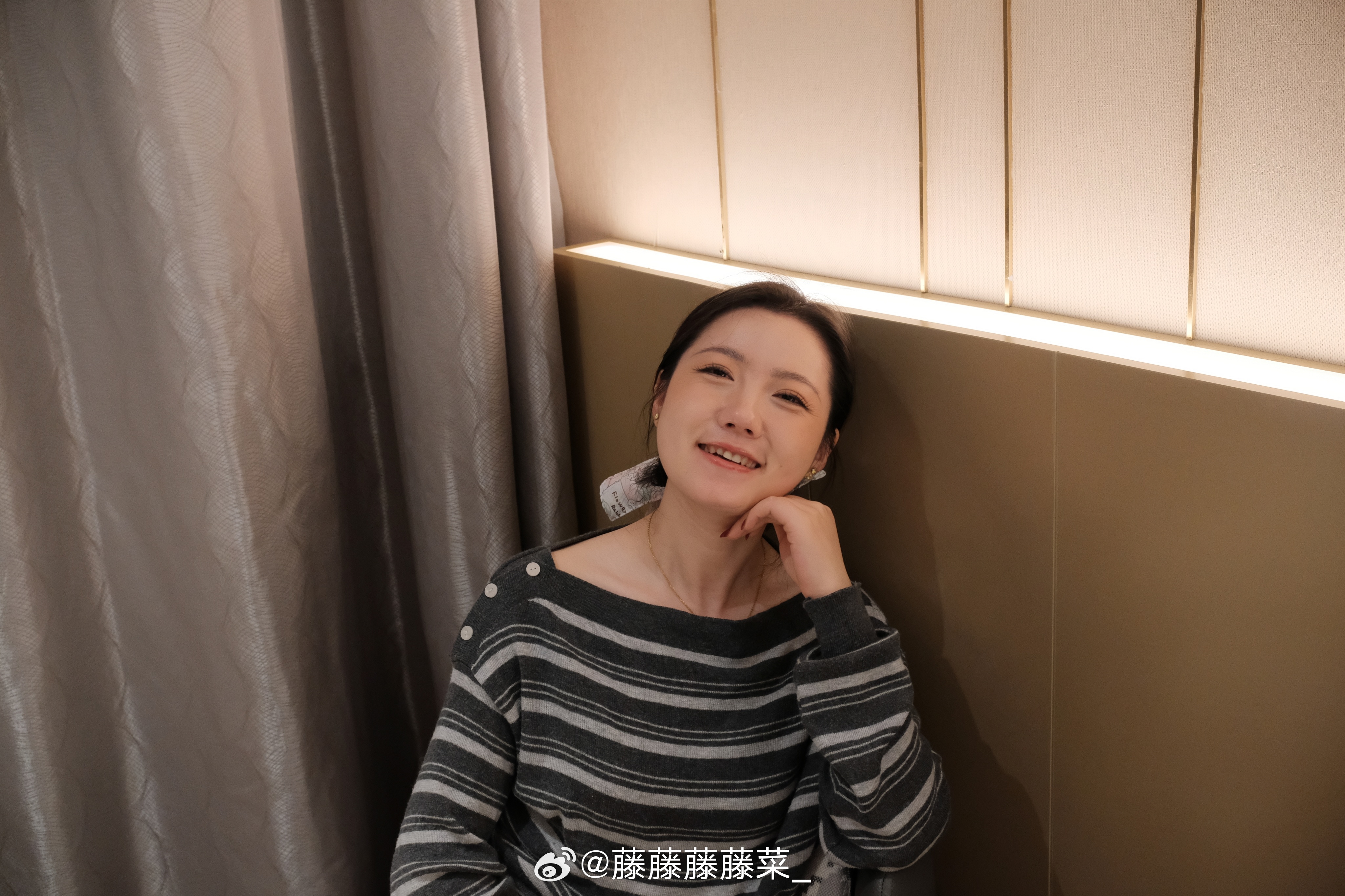 我妹带了富士📷大疆  还有反光板  狠狠试拍一下    明天出片的决心太有！   爱拍照的人遇上了懂我的妹妹[舔屏][舔屏][舔屏][舔屏][舔屏] ​