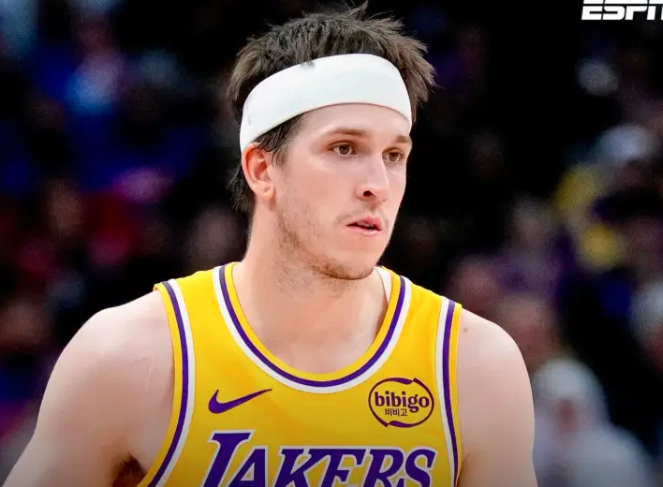 湖人球迷可以松一口气了——奥斯汀·里夫斯距离复出越来越近。 据名记Sh...