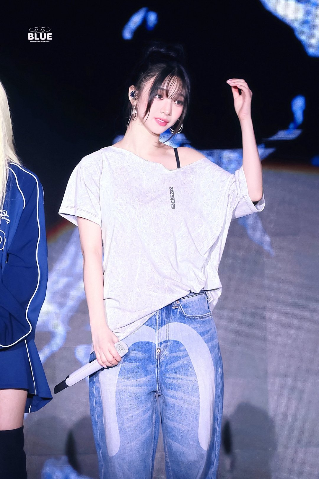 #柳智敏#☀️#柳智敏女五一# 
260905【高清】四巡圣保罗场

家猪有括号刘海🤏

cr.blue_karina_

搬运/猪猪
——————⸜(* ॑꒳ˆ * )⋆*❤︎————————
缺人招新‼️
柳智敏蛇舍饲养物料册𓐃✈ ​