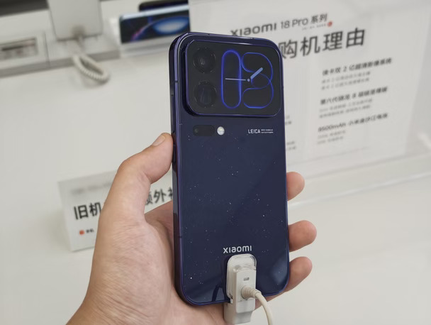 小米18fold｜这个蓝直接美到我心巴💙