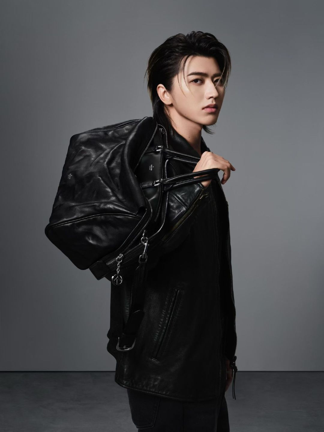 #蔡徐坤偶像练习生[超话]# 晚好[哈哈] ​