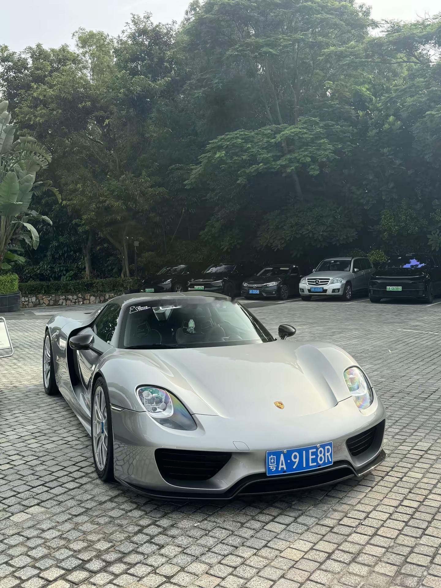 在珠海都能碰到些什么车法拉利 保时捷