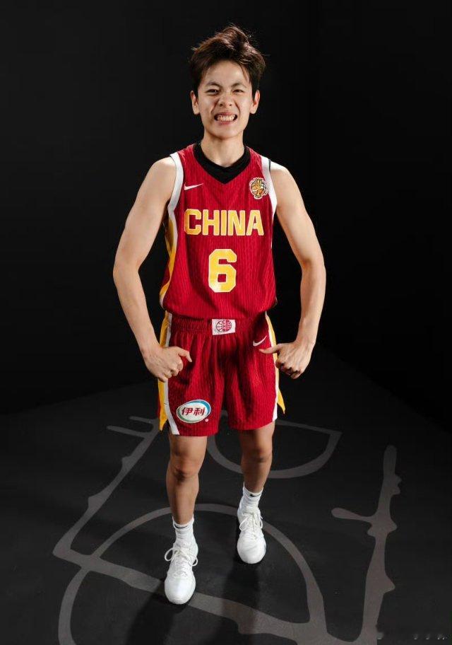 #杨舒予[超话]# 输掉比赛不可笑 可笑的是连站出来直面强敌的勇气都没有！明天我们期待你们的精彩表现！#杨舒予超话# ​