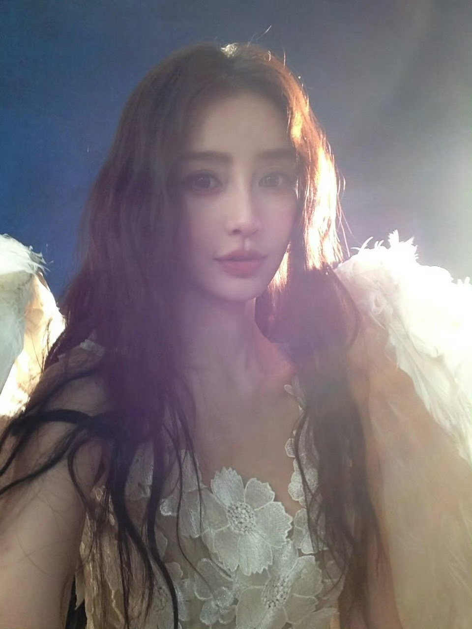 #angelababy[超话]# [兔子]#angelababy# 

“祝你眼里永远有光，无所畏惧地奔赴星辰大海

​