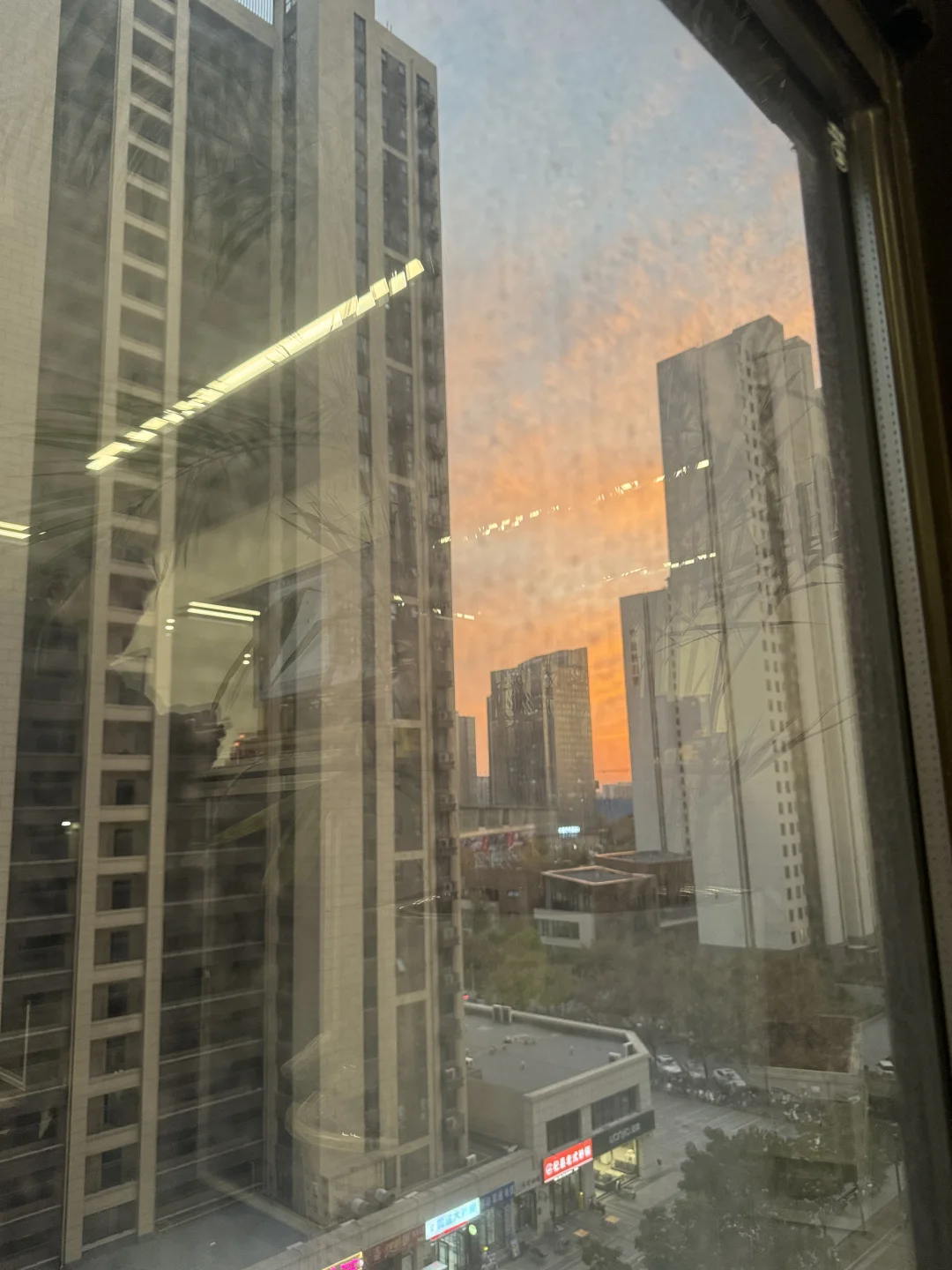 晨曦微露 激流奋进