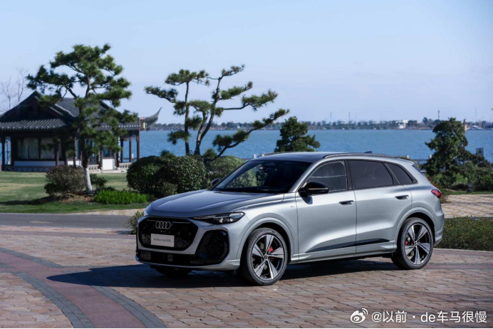 一台靠谱豪华车要闯多少关？揭秘全新奥迪Q5L严苛测试标准

说实话，买车最怕小毛病多，所以特别关注品牌测试标准📊。每款奥迪新车研发试验阶段，经历480万公里试验场耐久测试、60万公里道路适应性实验、80万公里整车质保测试，疲劳耐久测试总计行驶超过700万公里，准确保障用户实际行驶30万公里里程 ​