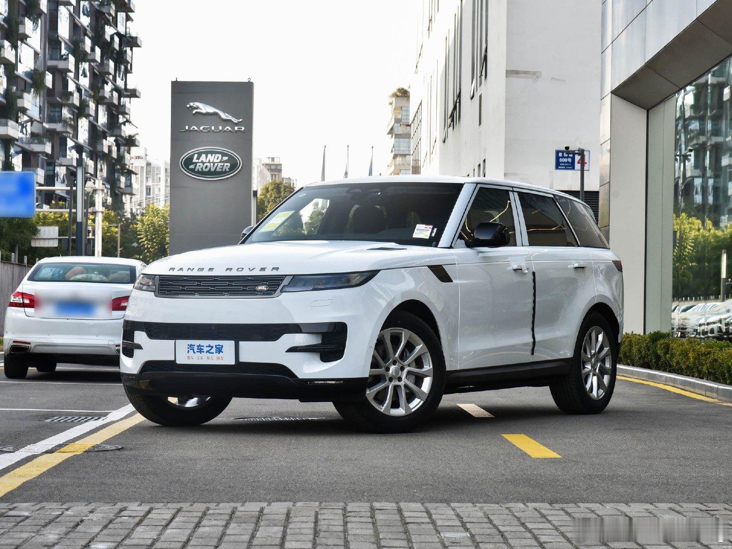 路虎揽胜运动25款白色黑内 360PS S版 库存车
全款裸车 639000元

平移销售 
我觉得还行…
内饰比发现5豪华 

买卡宴还是买揽胜运动，这个是一个好问题…
弄一个小电车跑跑得了[开学季] ​