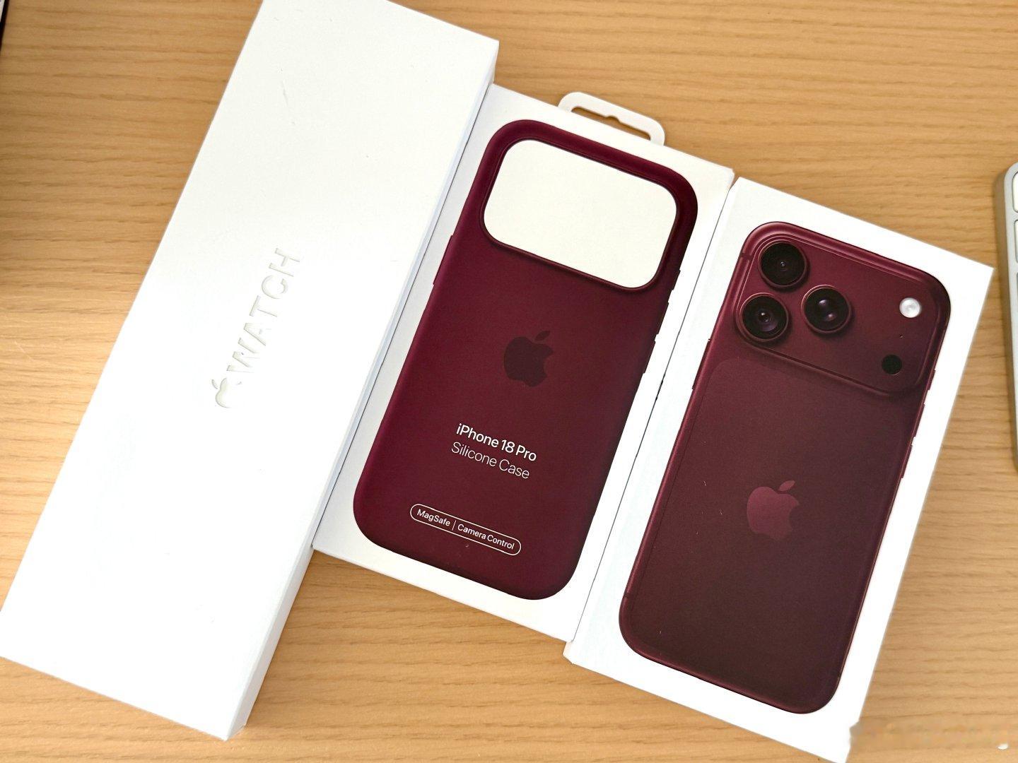 iPhone 18 Pro和Apple Watch S12都买了好几天了，但是还是没有时间去导资料！[裂开][裂开][裂开] ​