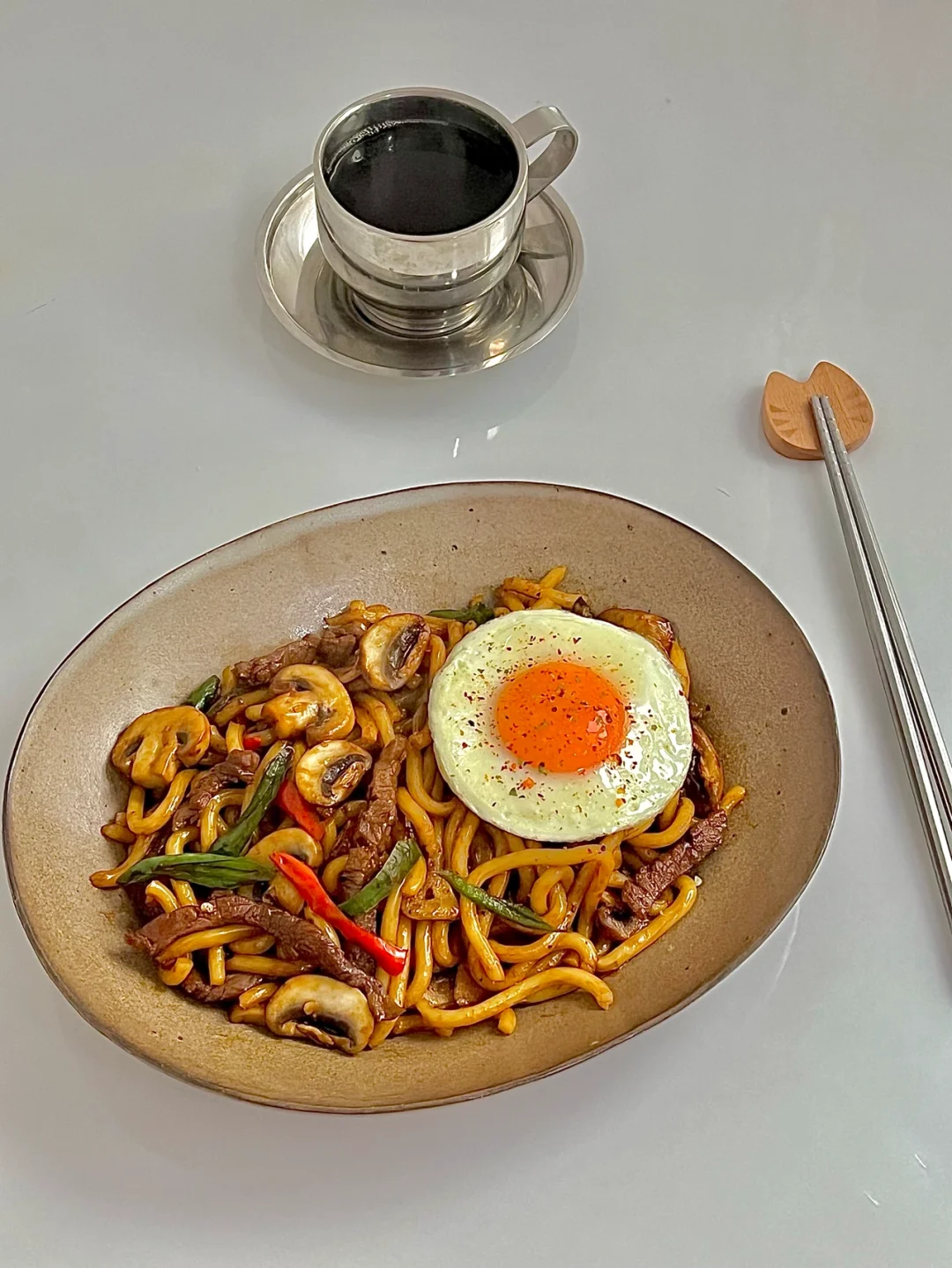 ☀️黑椒牛柳炒乌冬面｜嘎嘎好吃😋