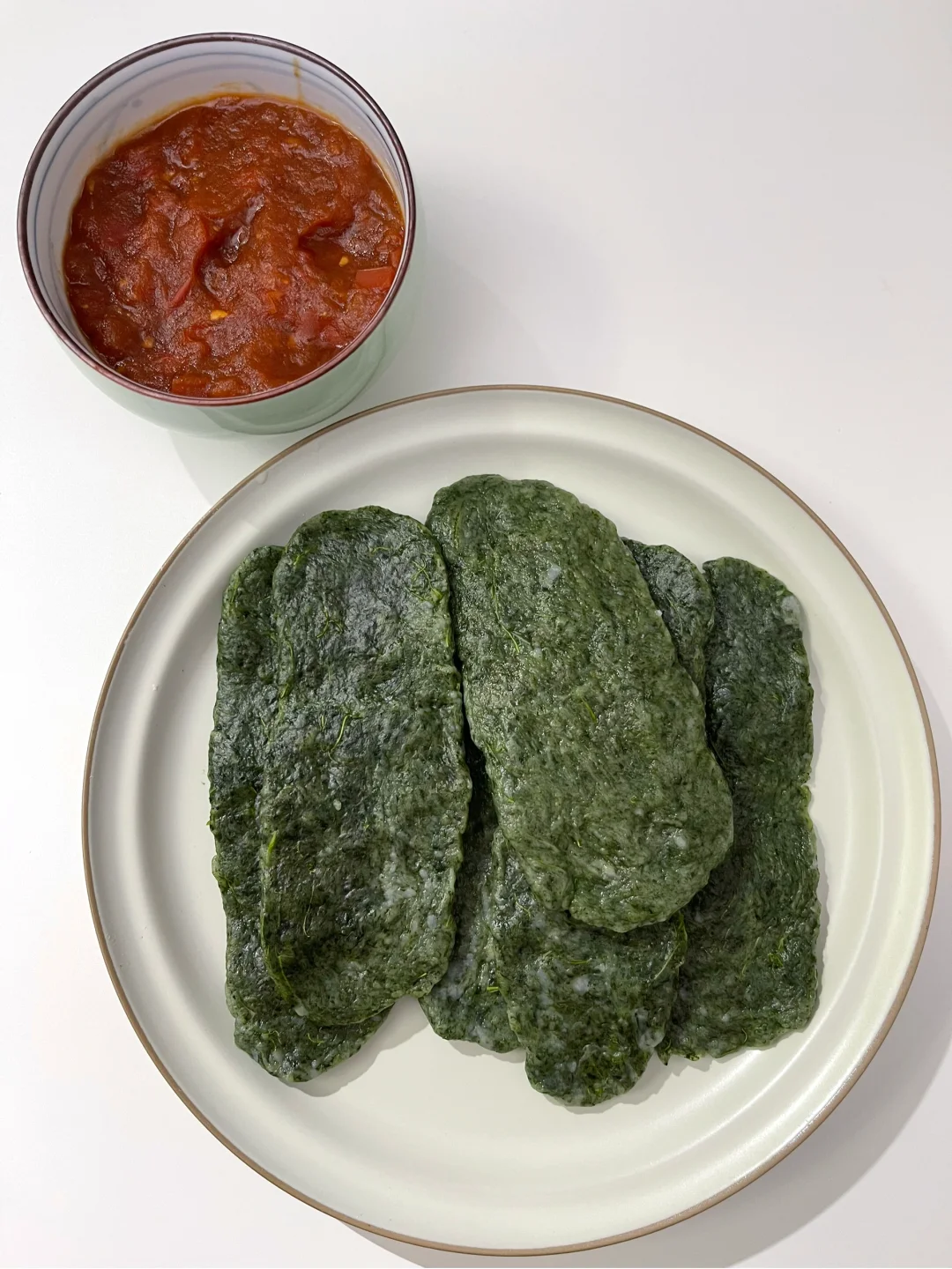 吃痩不饿瘦…快试试自制番茄酱蘸菠菜面