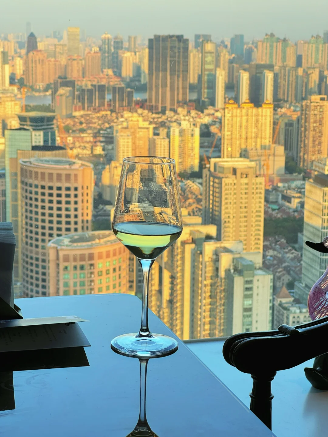 就在k11楼上！很上海的咖啡酒廊，50r待一天