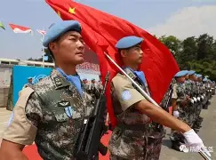 这不是一次正常的维和收队，这是一场把目击者一起撤走的拆迁！12月31日之后，那条从黎巴嫩身上划走6%国土的&34;黄线&34;，谁越过去都不会有人记下来。12月31日，联合国驻黎巴嫩临时部队要在这一天停止行动。

这个日期不是战火逼出来的：去年8月，安理会15票赞成、0票反对，最后一次延长了它的授权。它1978