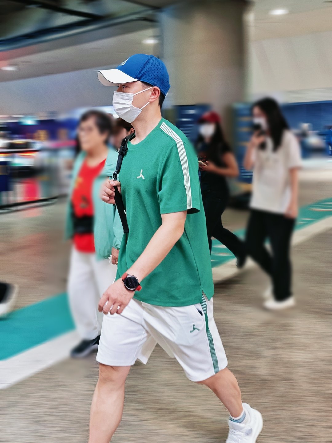 说了声明天见龙儿还挥挥手
萌晕了啊啊啊啊啊啊啊啊[么么哒][么么哒][么么哒][么么哒]
#马龙# ​
