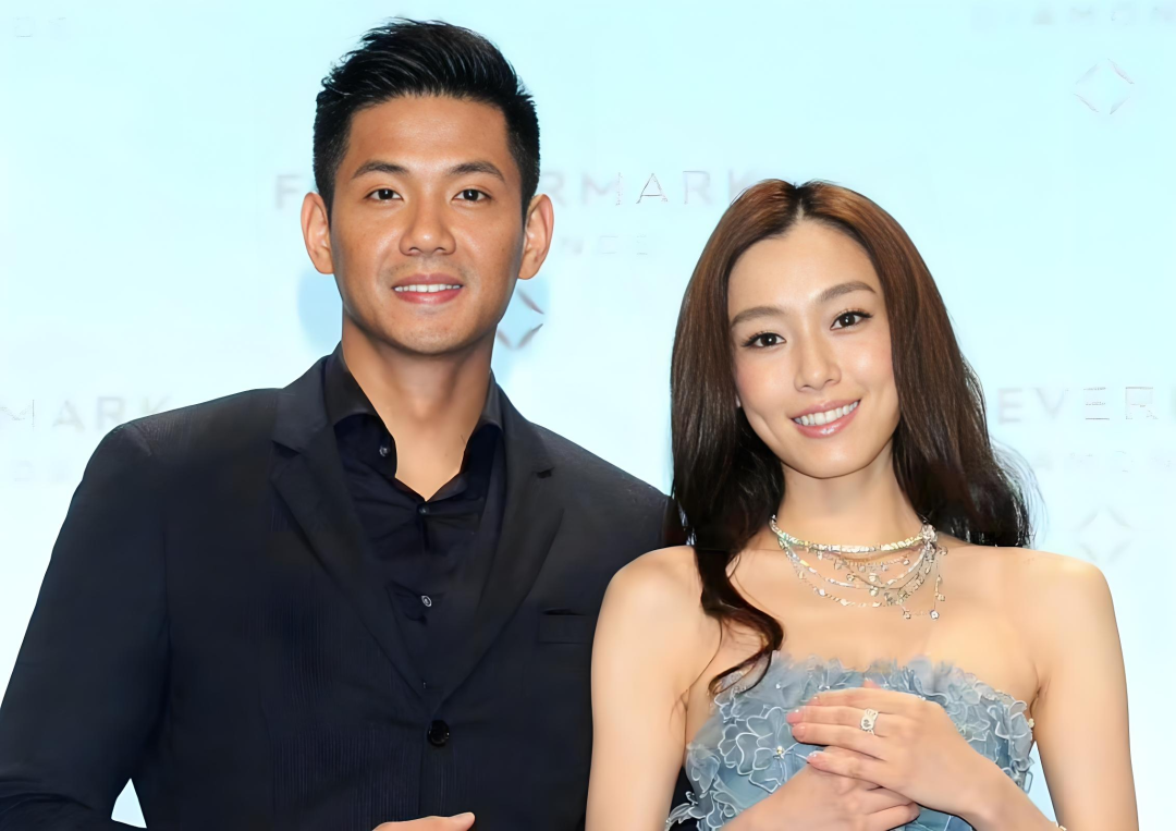 我有个当医生的亲戚，
看了陈建州心梗的新闻后，
叹了口气说：好多人对“没病史”这三个字，误解真的太深了！

黑人49岁，平时看着身体杠杠的，不仅没有心脏病史，发病前一天还陪双胞胎儿子游泳。

结果看个球赛突发胸闷，血管直接堵了90%！幸好送医及时，才捡回一条命。很多人觉得平时没病没痛，就等于拿了免死