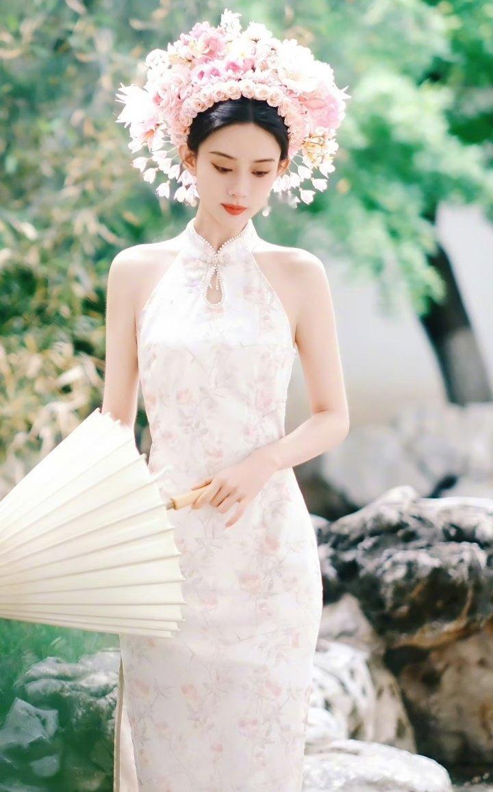 网友票选出最适合簪花造型的女明星：

TOP9 陈瑶
TOP8 白鹿
TOP7 陈都灵
TOP6 孟子义
TOP5 王楚然
TOP4 杨颖
TOP3 程潇
TOP2 田曦薇
TOP1 虞书欣

你最喜欢谁？ ​