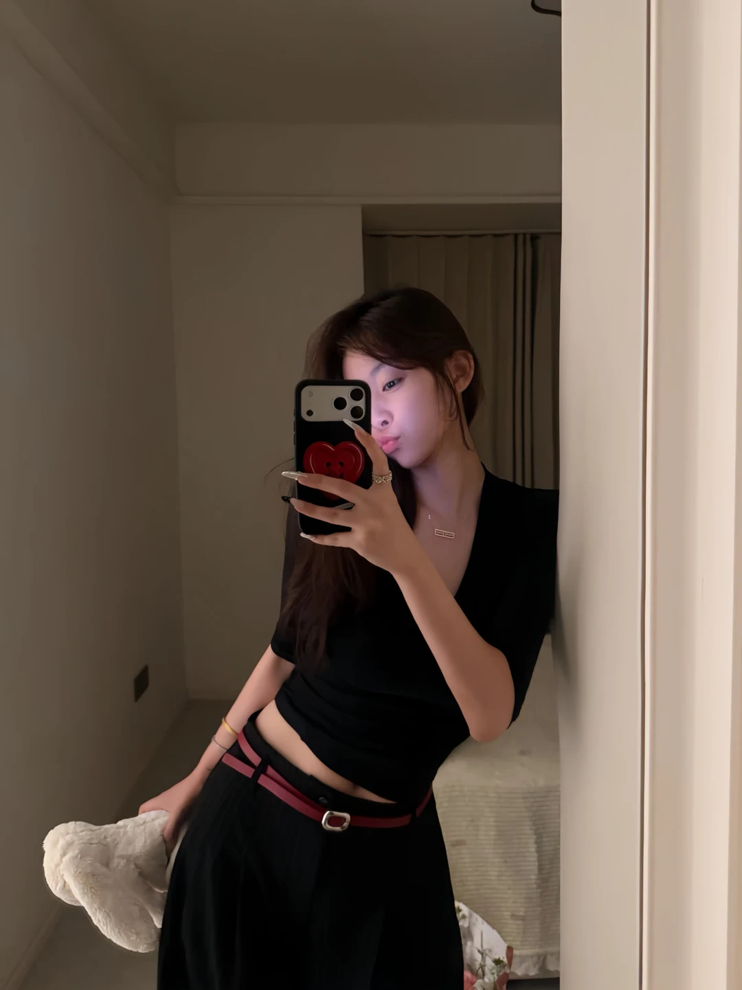 All black 🐈‍⬛🍷