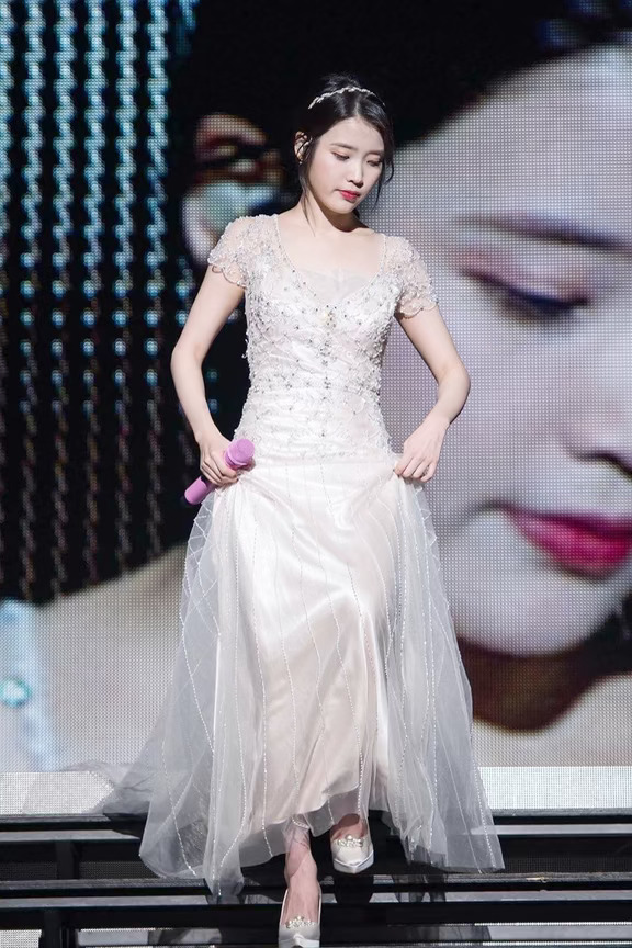 裙下之臣👸
