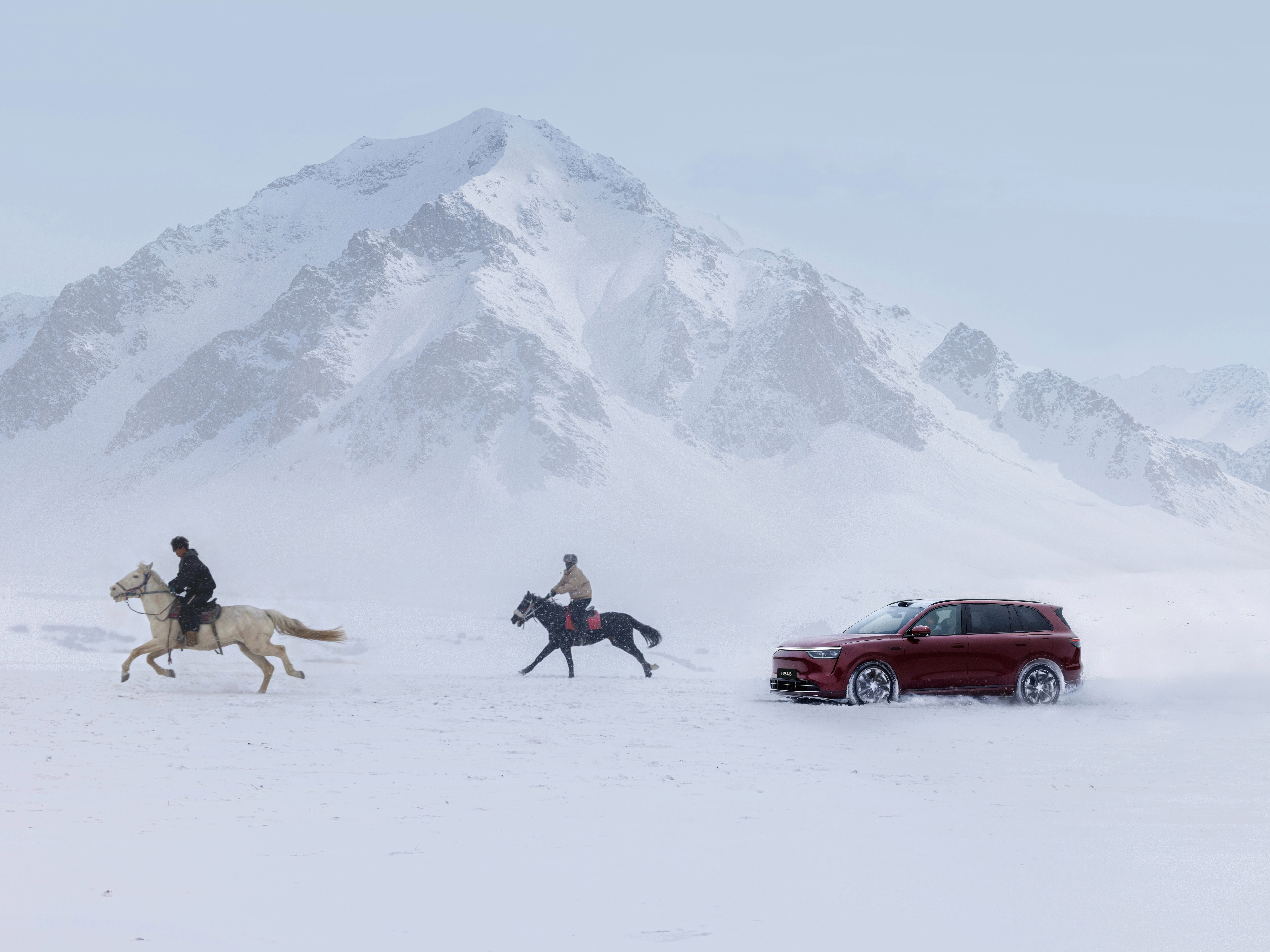 买车不看LOGO了，问界M8重新定义高端SUV价值标准 现在买车的逻辑...