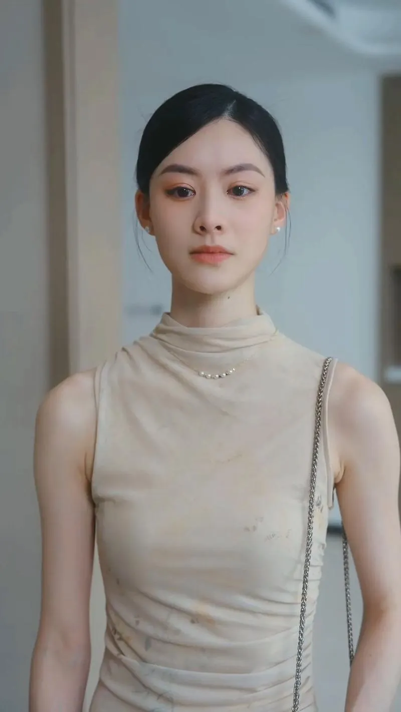 冷艳型美女赵夕汐—完美的天鹅颈