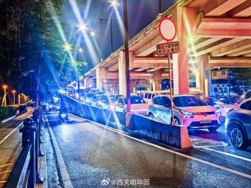 不合理冲撞<br />    黄沙大道，内环路落中山八路引桥外侧。