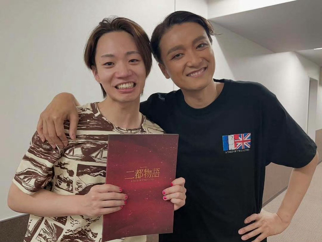 [抱一抱]为什么帝コン这么多Singer和Dancer我很关注本田大河呢，因为之前真的老看到他和井上芳雄的合照！而且，他跳舞时好可爱！ ​