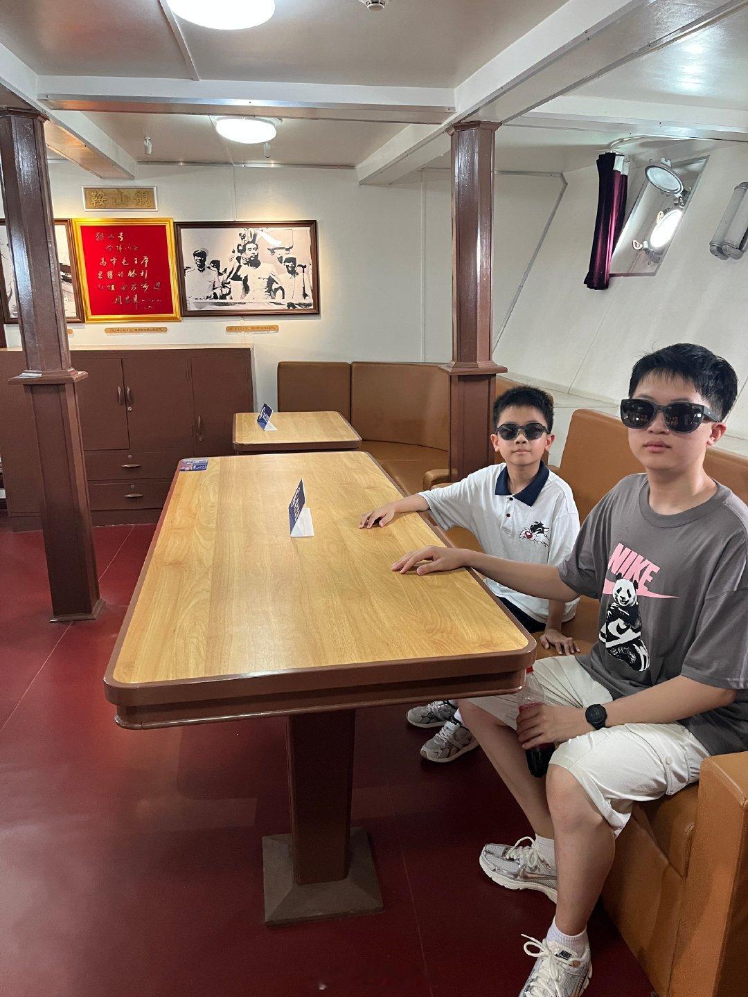 超难约的海军博物馆竟然在出发前约上了，好运常伴。看到那些军舰和坦克，还是颇为震撼。只有祖国强大，人民才有幸福生活，感恩先辈们的付出。 ​
