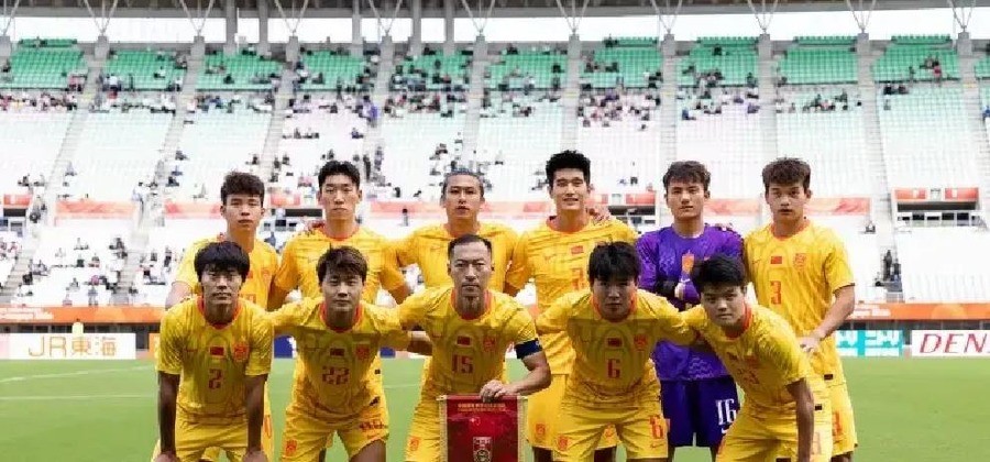 国足0比5被巴勒斯坦灌5球创60年耻辱，邵佳一赛后称球员分心联赛被骂甩锅，同一天亚运队点球赢了乌兹别克斯坦拿铜牌
邵佳一站在重庆龙兴足球场的发布会话筒前，说出“有的球员还在想着联赛和亚冠”时，他大概没意识到，这句话比0比5的比分本身更致命。一个主帅在历史性惨败后，把手指向球员的“心不在焉”，等于亲手