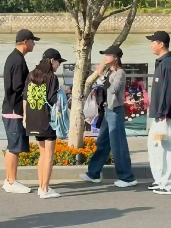 乌镇戏剧节，两对明星夫妻遇上了