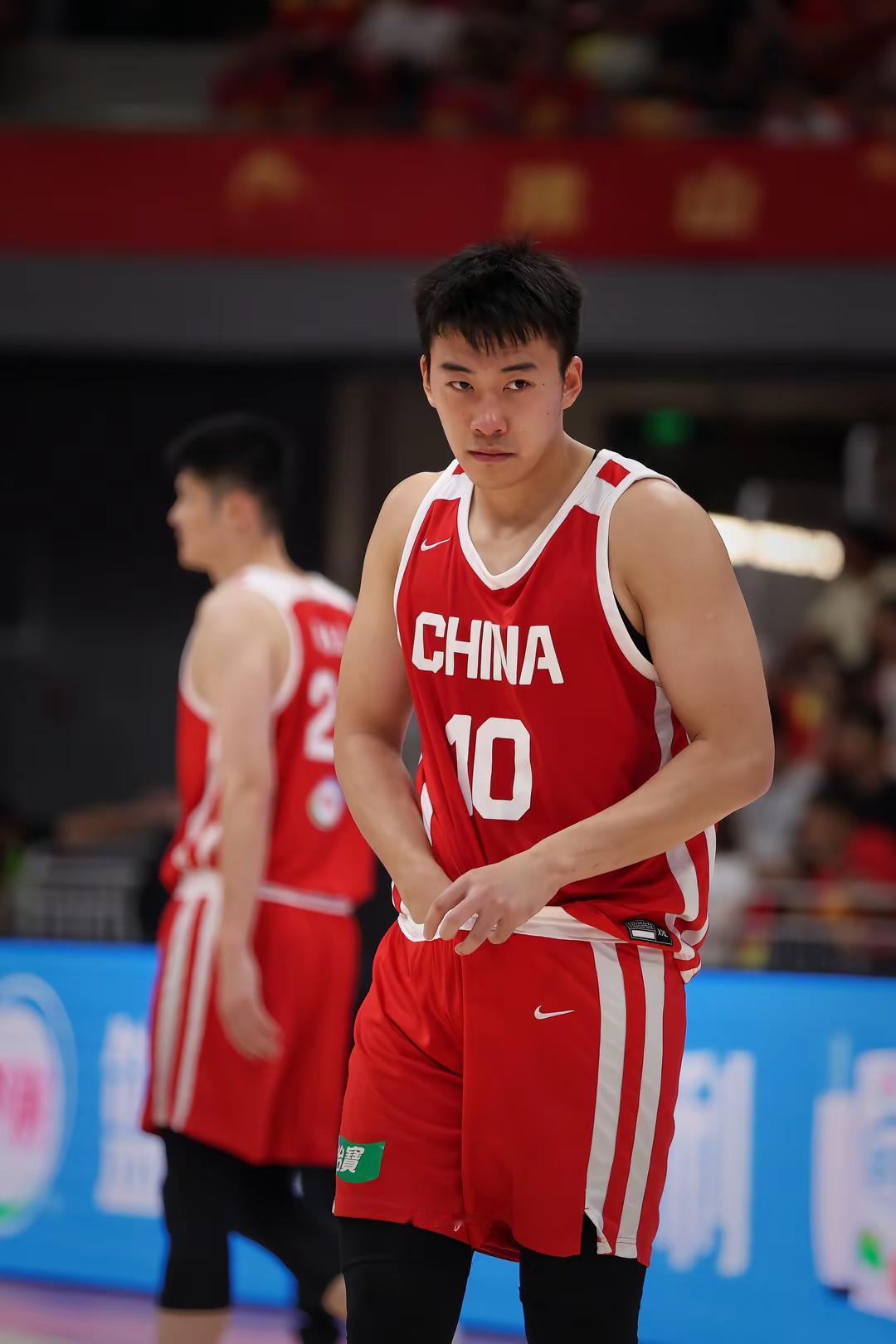 据了解王俊杰正式和香港金牛签约.下赛季大概率登录 CBA 了，加油中国男篮 CBA