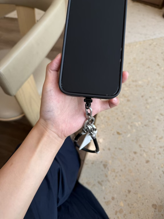 这个小东西确实有点好用在身上的……