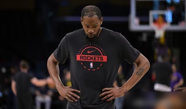 杜兰特脚踝骨挫伤，队医放话：除非之前诈伤，否则别想上场！湖人这边，里夫...