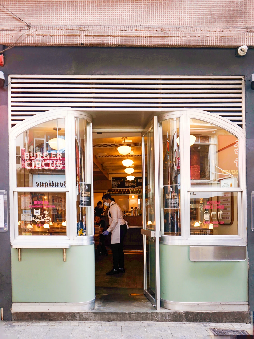 香港探店｜50年代火车里的马戏团吃汉堡🎪🍔