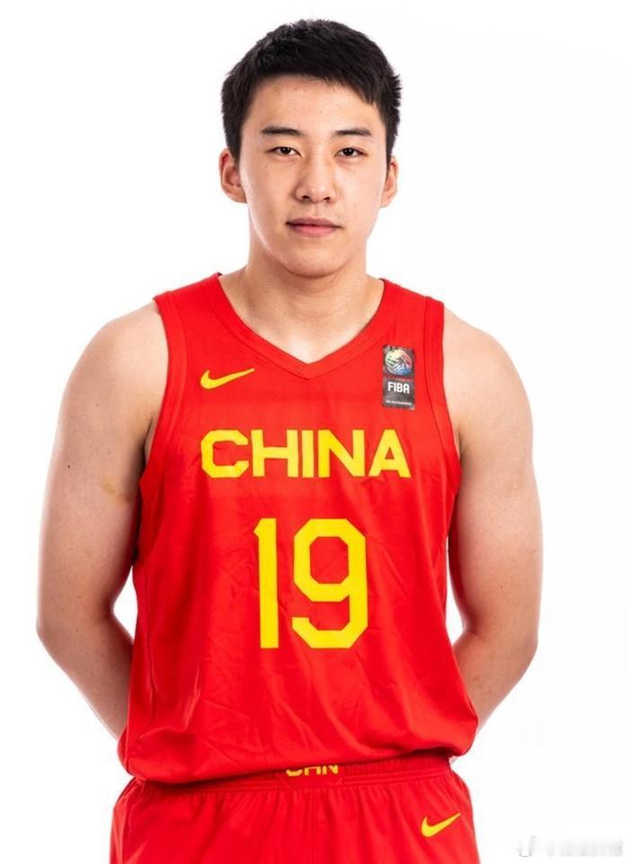世预赛开门红！中国男篮 83‑57 客场大胜卡塔尔北京时间凌晨，男篮世...